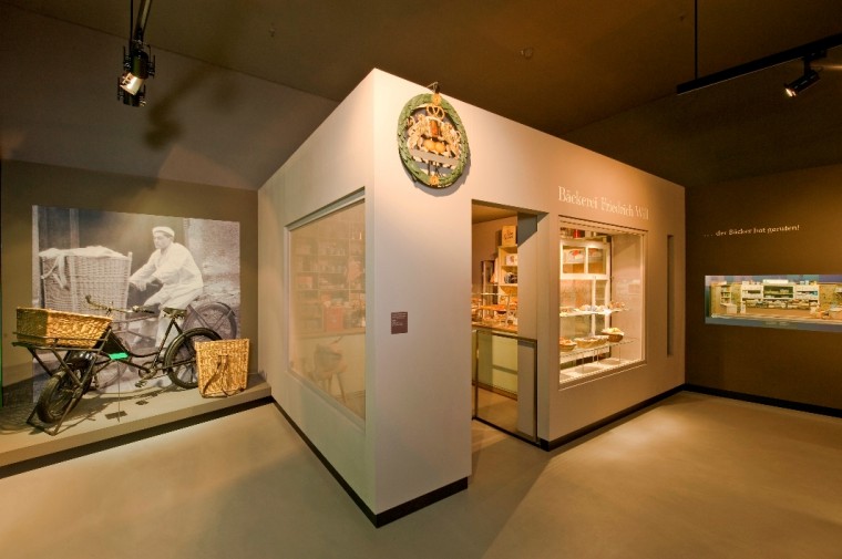Fahrrad und B&auml;ckerladen | &copy; Museen im M&ouml;nchshof