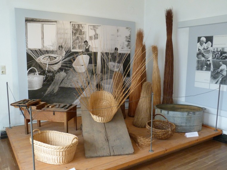Arbeitsplatz f&uuml;r geschlagene Arbeit | &copy; Archiv Deutsches Korbmuseum, Ariane Schmiedmann