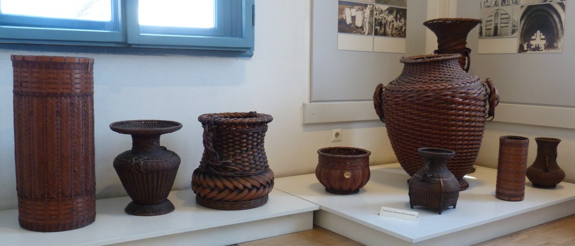 geflochtene asiatische K&ouml;rbe