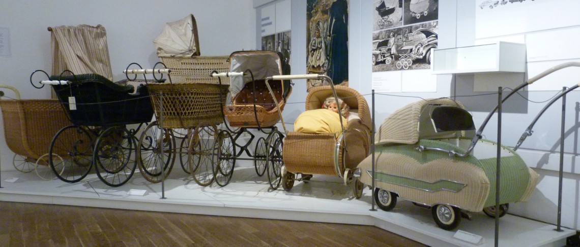 geflochtene Kinderw&auml;gen