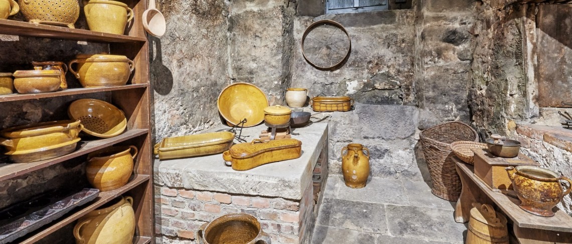 Blick in die schwarze K&uuml;che