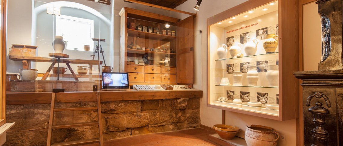 Blick in die nachgebaute T&ouml;pferwerkstatt