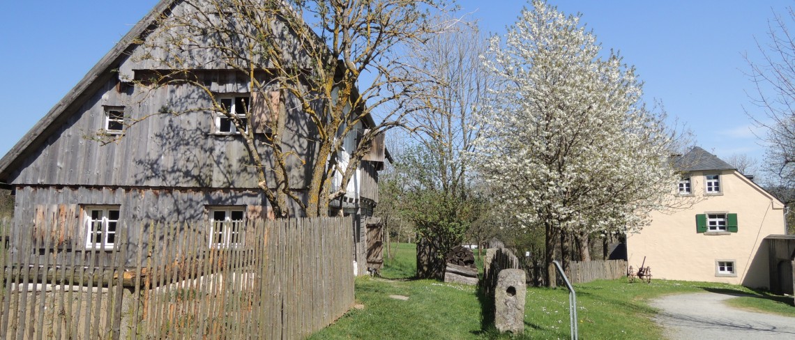 Handwerkerhof und Wirtschaftshof im Bauernmuseum Kleinlosnitz